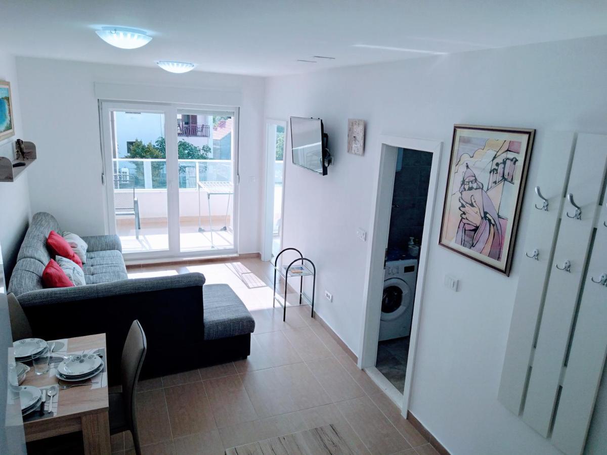 Studio Apartment D&D Split Exterior photo